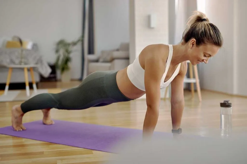 Los beneficios de hacer flexiones todos los días.